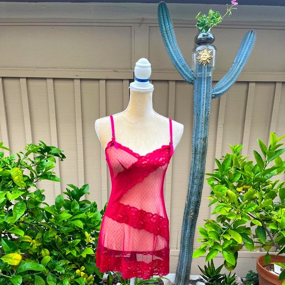 Frederick's sexy red/pink slip - Picture 2 of 8